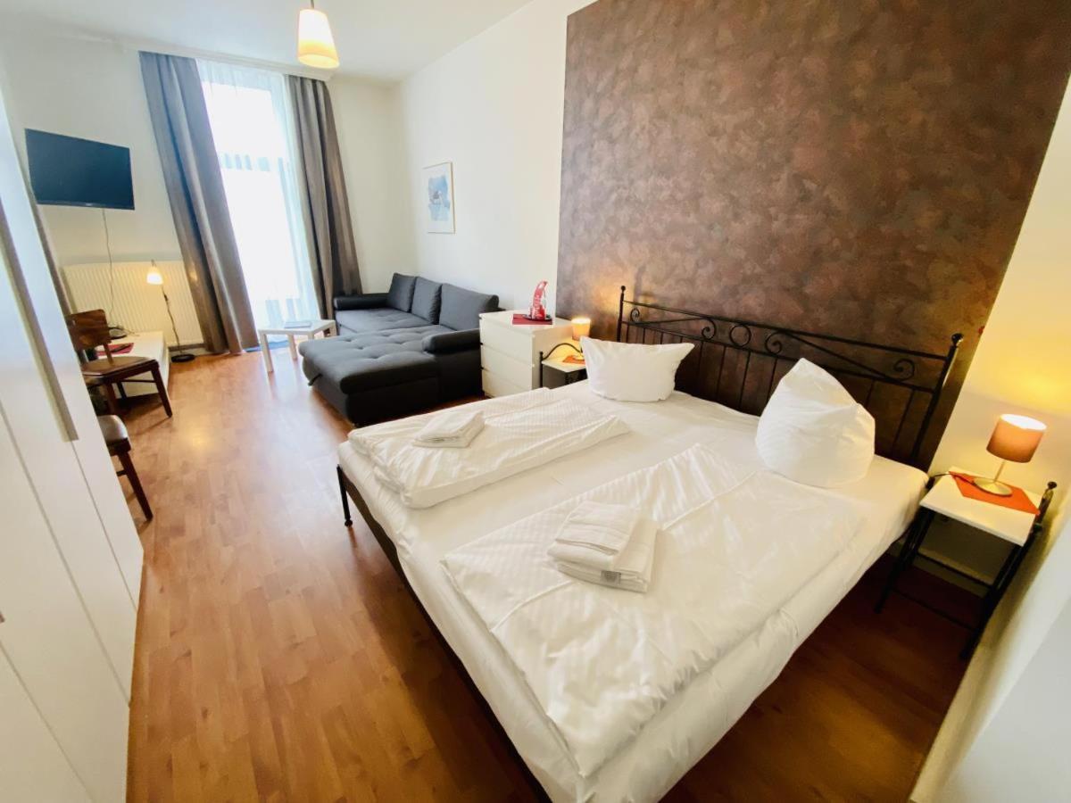 Doppelzimmer Cocktail, direkt am Alten Strom Rostock Buitenkant foto