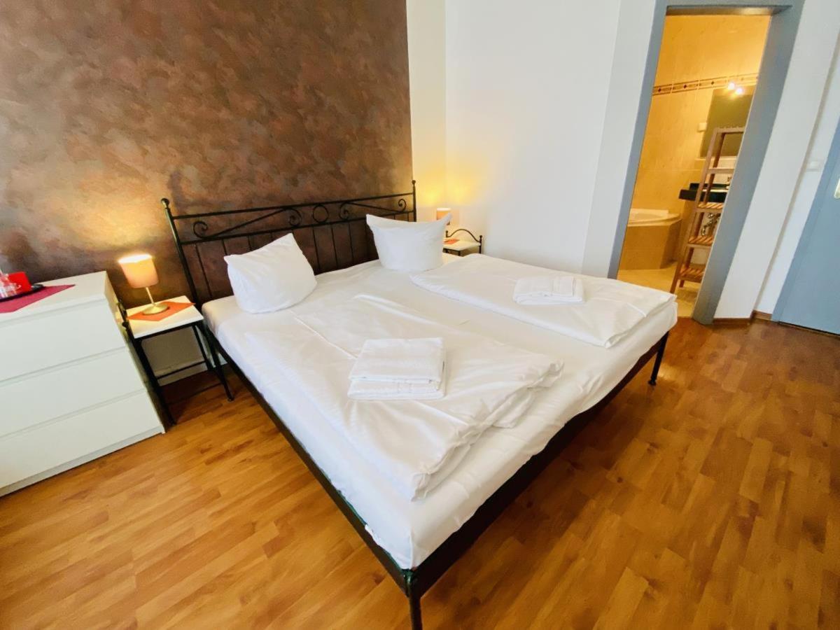 Doppelzimmer Cocktail, direkt am Alten Strom Rostock Buitenkant foto